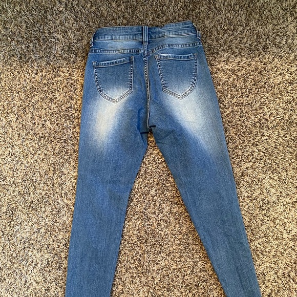 Forever 21 fringed bottom jeans - Picture 3 of 3